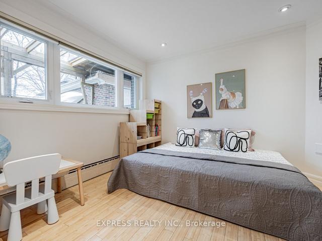 68 Shrewsbury Sq, House detached with 4 bedrooms, 2 bathrooms and 5 parking in Toronto ON | Image 17