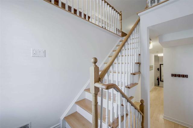 1 - 132 Strachan Ave, Townhouse with 3 bedrooms, 2 bathrooms and 1 parking in Toronto ON | Image 20