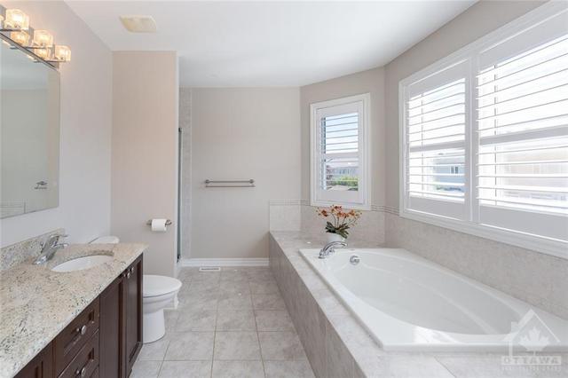 6925 Mary Anne Drive, House detached with 3 bedrooms, 3 bathrooms and 6 parking in Ottawa ON | Image 22