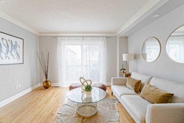 7070 Fairmeadow Cres, House attached with 3 bedrooms, 2 bathrooms and 2 parking in Mississauga ON | Image 5