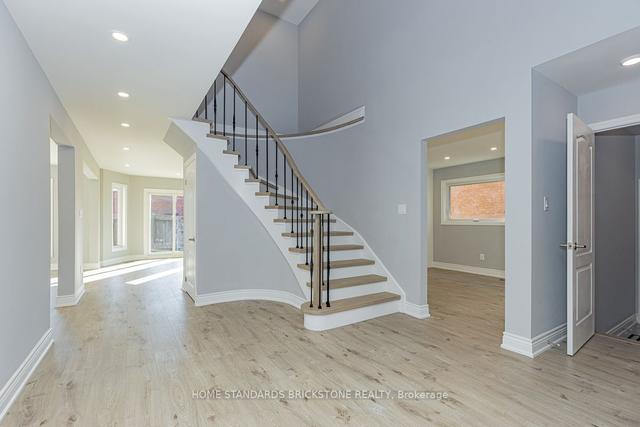 120 Castlehill Rd, House detached with 4 bedrooms, 5 bathrooms and 6 parking in Vaughan ON | Image 37