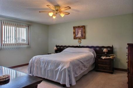 6 Slinger Cres, House detached with 3 bedrooms, 2 bathrooms and 4 parking in Hamilton ON | Image 5