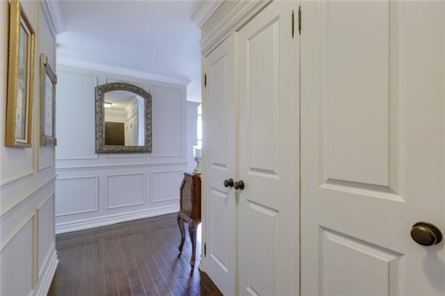 1001 - 212 Kerr St, Condo with 2 bedrooms, 1 bathrooms and 1 parking in Oakville ON | Image 7