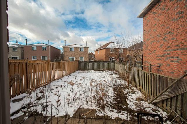 60 Alderbury Dr, House attached with 3 bedrooms, 2 bathrooms and 5 parking in Markham ON | Image 13