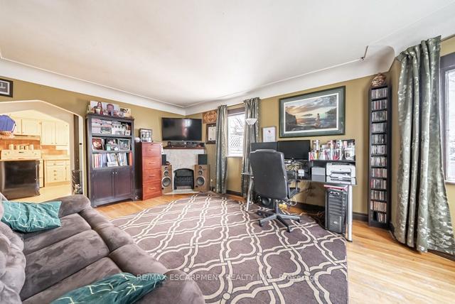 326 East 12th St, House detached with 3 bedrooms, 1 bathrooms and 4 parking in Hamilton ON | Image 36