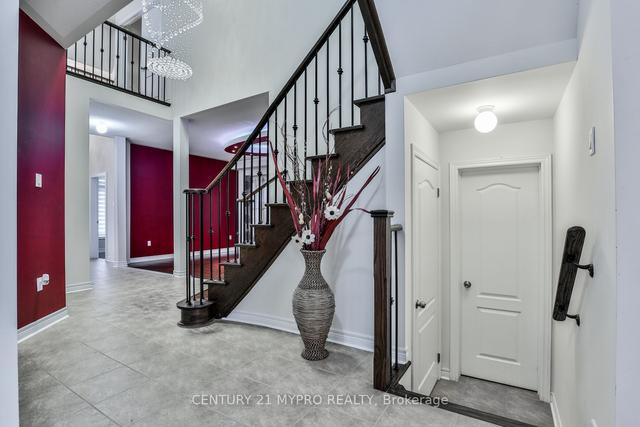 431 Woodspring Ave, House detached with 4 bedrooms, 4 bathrooms and 5 parking in Newmarket ON | Image 4