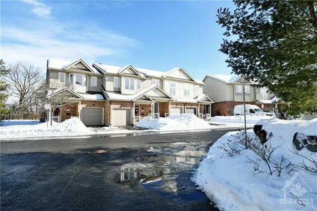 115 Parkrose Private, Townhouse with 3 bedrooms, 3 bathrooms and 2 parking in Ottawa ON | Image 2