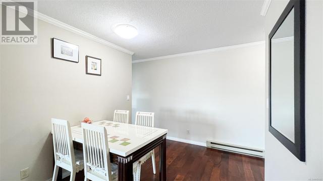 308 - 3260 Quadra St, Condo with 2 bedrooms, 2 bathrooms and 1 parking in Saanich BC | Card Image