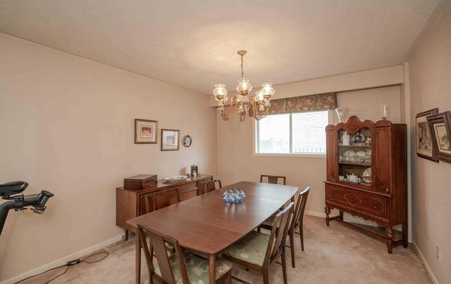 111 Kirk Dr, House detached with 4 bedrooms, 4 bathrooms and 5 parking in Markham ON | Image 2