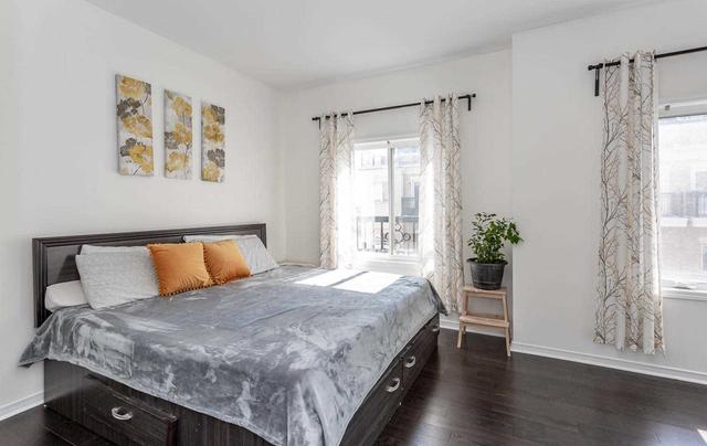 th2 - 21 Coneflower Cres, Townhouse with 3 bedrooms, 3 bathrooms and 1 parking in Toronto ON | Image 7