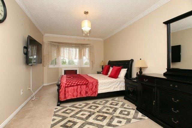 32 - 800 Constellation Dr, Townhouse with 4 bedrooms, 4 bathrooms and 1 parking in Mississauga ON | Image 9