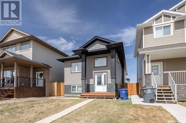 451 Boykowich St, House detached with 5 bedrooms, 3 bathrooms and null parking in Saskatoon SK | Card Image
