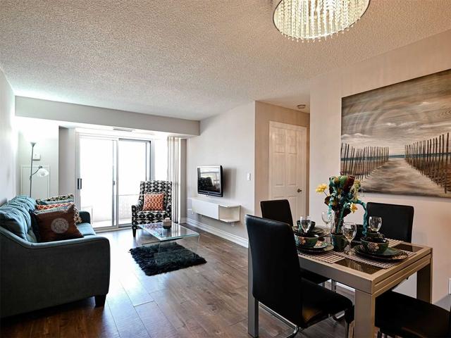 3303 - 310 Burnhamthorpe Rd, Condo with 2 bedrooms, 2 bathrooms and 1 parking in Mississauga ON | Image 4