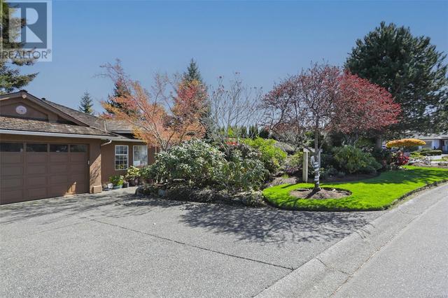 6250 Azure Rd, House detached with 3 bedrooms, 2 bathrooms and 2 parking in Nanaimo BC | Image 2