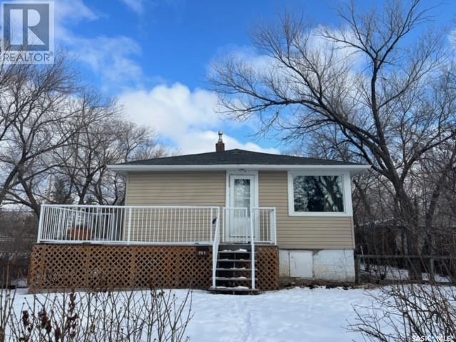 701 Montague Street, House detached with 2 bedrooms, 1 bathrooms and null parking in Regina SK | Image 1