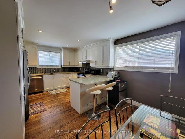 21 Pelmo Cres, House detached with 3 bedrooms, 3 bathrooms and 6 parking in Toronto ON | Image 26