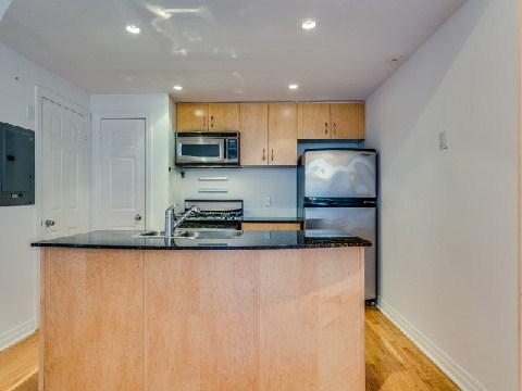 33 - 6 Wellesley Pl, House attached with 2 bedrooms, 3 bathrooms and 1 parking in Toronto ON | Image 4