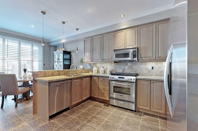 208 Kingshill Rd, House detached with 4 bedrooms, 4 bathrooms and 4 parking in Richmond Hill ON | Image 31