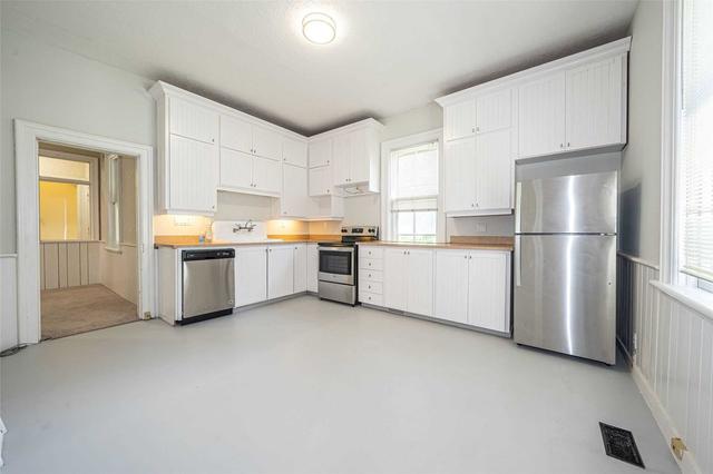10137 Keele St, House detached with 3 bedrooms, 2 bathrooms and 2 parking in Vaughan ON | Image 4