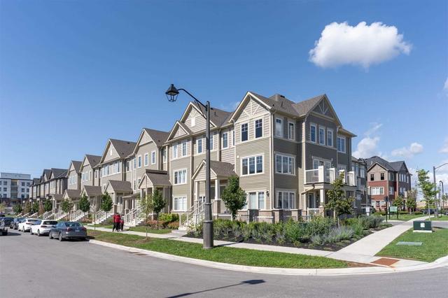 2 - 2500 Hill Rise Crt, Townhouse with 3 bedrooms, 3 bathrooms and 1 parking in Oshawa ON | Image 11