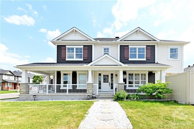 143 Bartonia Circle, House detached with 5 bedrooms, 4 bathrooms and 4 parking in Ottawa ON | Image 3
