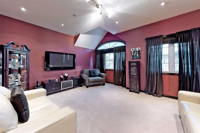 19 Hiram Johnson Rd, House detached with 3 bedrooms, 4 bathrooms and 6 parking in Whitchurch Stouffville ON | Image 10