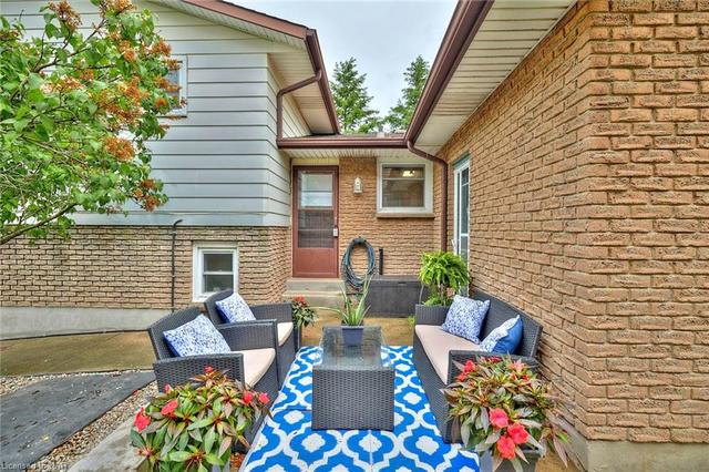 18 Valencia Drive, House detached with 4 bedrooms, 2 bathrooms and 5 parking in St. Catharines ON | Image 25