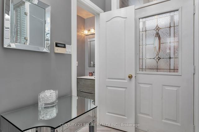 19 - 5985 Creditview Rd, Townhouse with 3 bedrooms, 3 bathrooms and 2 parking in Mississauga ON | Image 2