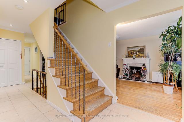 85 Endsleigh Cres, House detached with 4 bedrooms, 4 bathrooms and 4 parking in Toronto ON | Image 38