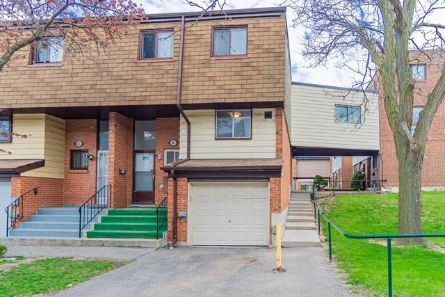 201 - 180 Mississauga Valley Blvd, Townhouse with 5 bedrooms, 3 bathrooms and 2 parking in Mississauga ON | Image 1