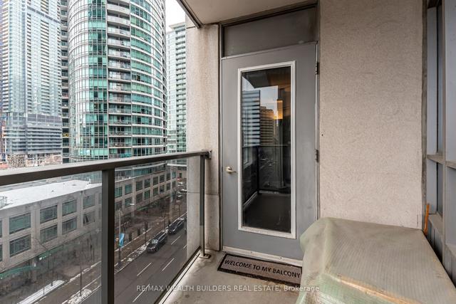 717 - 20 Blue Jays Way, Condo with 2 bedrooms, 2 bathrooms and 1 parking in Toronto ON | Image 24