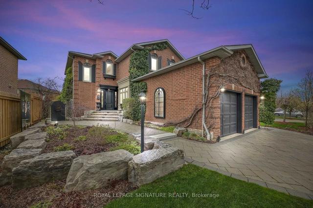 4285 Credit Pointe Dr, House detached with 3 bedrooms, 4 bathrooms and 4 parking in Mississauga ON | Image 1