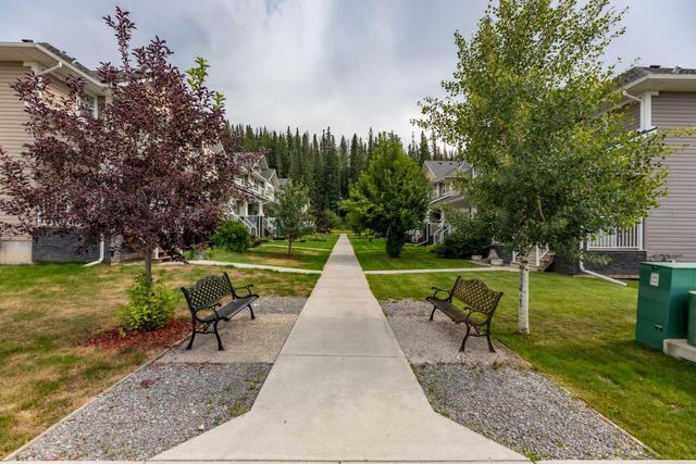 334b Boutin Avenue, Home with 3 bedrooms, 2 bathrooms and 4 parking in Hinton AB | Image 25