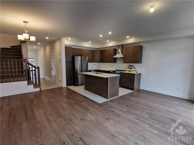 2066 Allegrini Terrace, Townhouse with 3 bedrooms, 3 bathrooms and 2 parking in Ottawa ON | Image 4