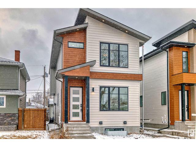 8235 93a Av Nw, House detached with 3 bedrooms, 2 bathrooms and 2 parking in Edmonton AB | Image 2