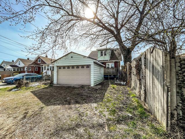 534 Josephine Ave, House detached with 4 bedrooms, 3 bathrooms and 1.5 parking in Windsor ON | Image 27