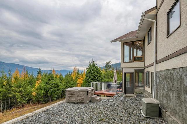 92 Davy Road, House detached with 3 bedrooms, 4 bathrooms and 9 parking in North Okanagan F BC | Image 38