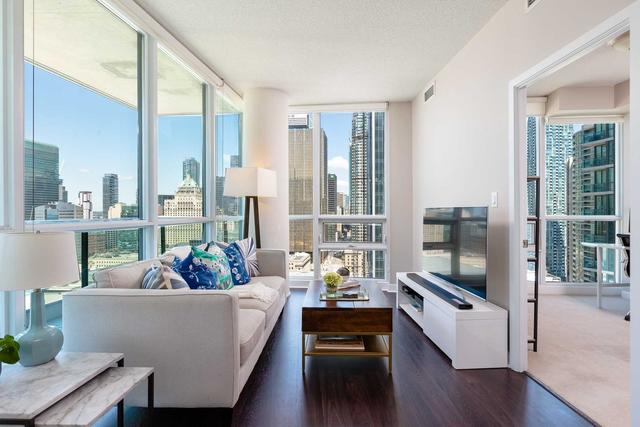 2503 - 33 Bay St, Condo with 2 bedrooms, 2 bathrooms and 1 parking in Toronto ON | Image 1