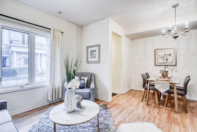 th7 - 21 Coneflower Cres, Townhouse with 3 bedrooms, 3 bathrooms and 1 parking in Toronto ON | Image 5