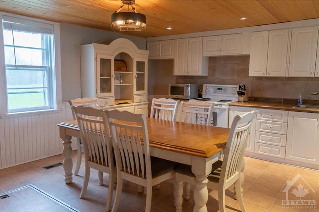 935 Constant Lake Road, House detached with 3 bedrooms, 2 bathrooms and 8 parking in Bonnechere Valley ON | Image 19