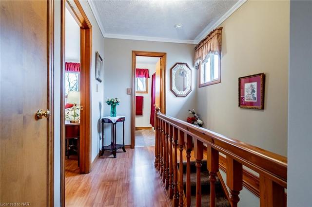 6515 Kuhn Crescent, House semidetached with 3 bedrooms, 2 bathrooms and 2 parking in Niagara Falls ON | Image 5
