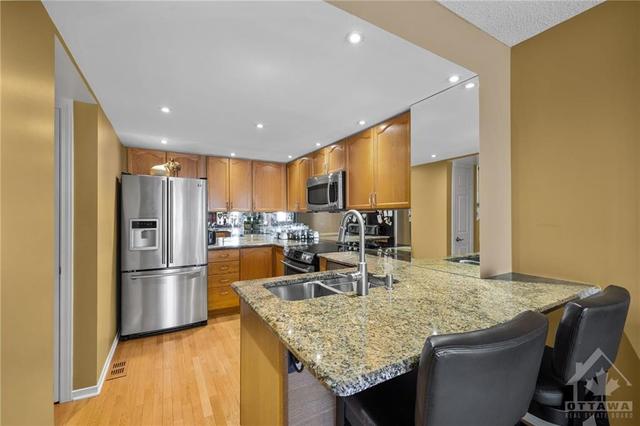 11 Maurya Court, Townhouse with 3 bedrooms, 3 bathrooms and 2 parking in Ottawa ON | Image 6