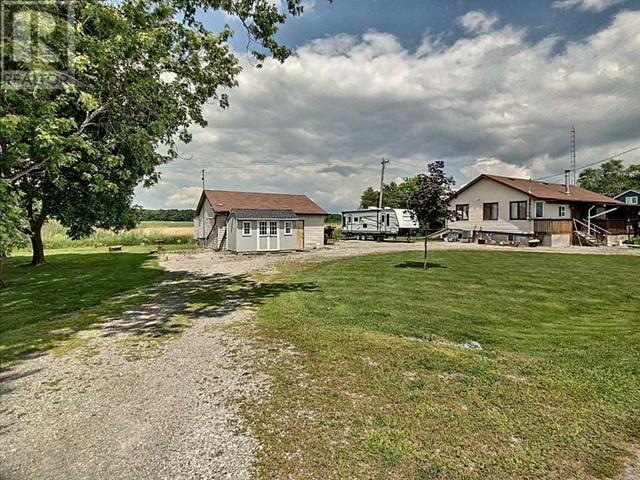 1199 Lakeshore Rd, House detached with 3 bedrooms, 2 bathrooms and 12 parking in Haldimand County ON | Image 3