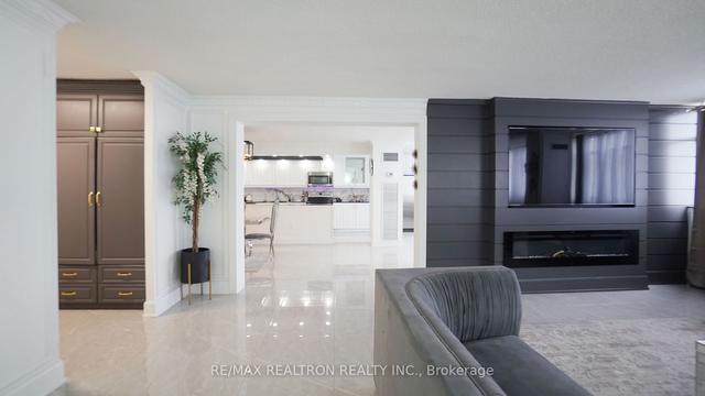 2801 - 100 Antibes Dr, Condo with 3 bedrooms, 3 bathrooms and 2 parking in Toronto ON | Image 2