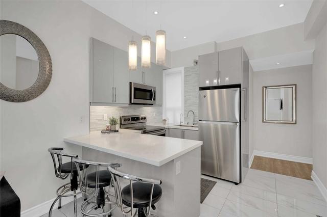 8 D'arcy St, House attached with 4 bedrooms, 3 bathrooms and 0 parking in Toronto ON | Image 39