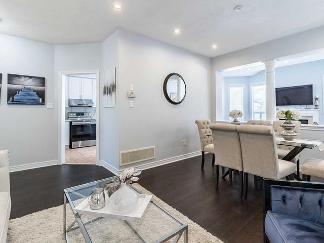 44 Fountainview Way, House detached with 4 bedrooms, 4 bathrooms and 6 parking in Brampton ON | Image 2