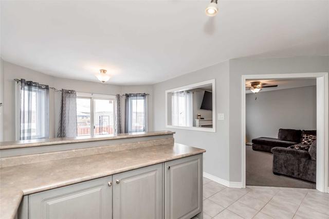 79 Jagges Dr, House detached with 4 bedrooms, 3 bathrooms and 5 parking in Barrie ON | Image 3