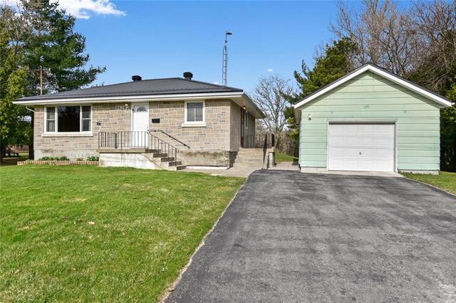 62 Main Street W, House detached with 3 bedrooms, 1 bathrooms and 7 parking in Elizabethtown Kitley ON | Image 1