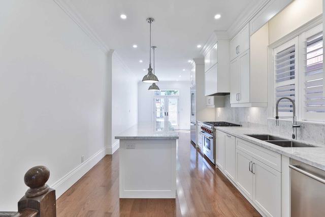 79 Sullivan St, House attached with 4 bedrooms, 5 bathrooms and 2 parking in Toronto ON | Image 27