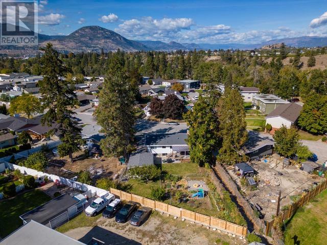 132 Mcpherson Crescent, House detached with 3 bedrooms, 2 bathrooms and 1 parking in Penticton BC | Image 46